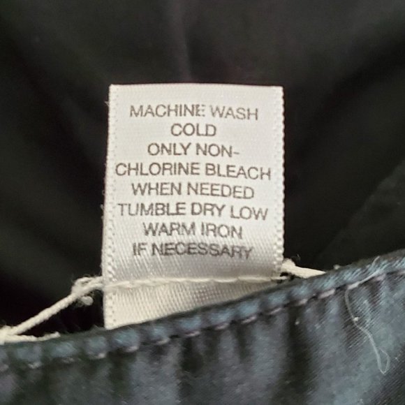 Ann Taylor Loft Regular to High-Rise Shorts | Like New | Size 0 | Black - Picture 7 of 7